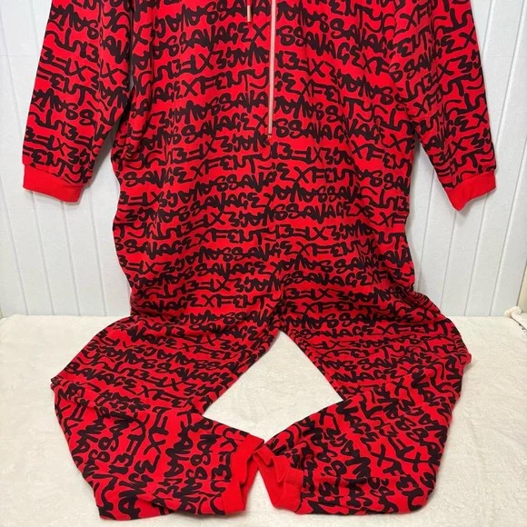 Savage X Fenty By RIHANNA HOODED ONESIE
Red Black Graphic Jumpsuit Size 22-24 - Picture 3 of 13